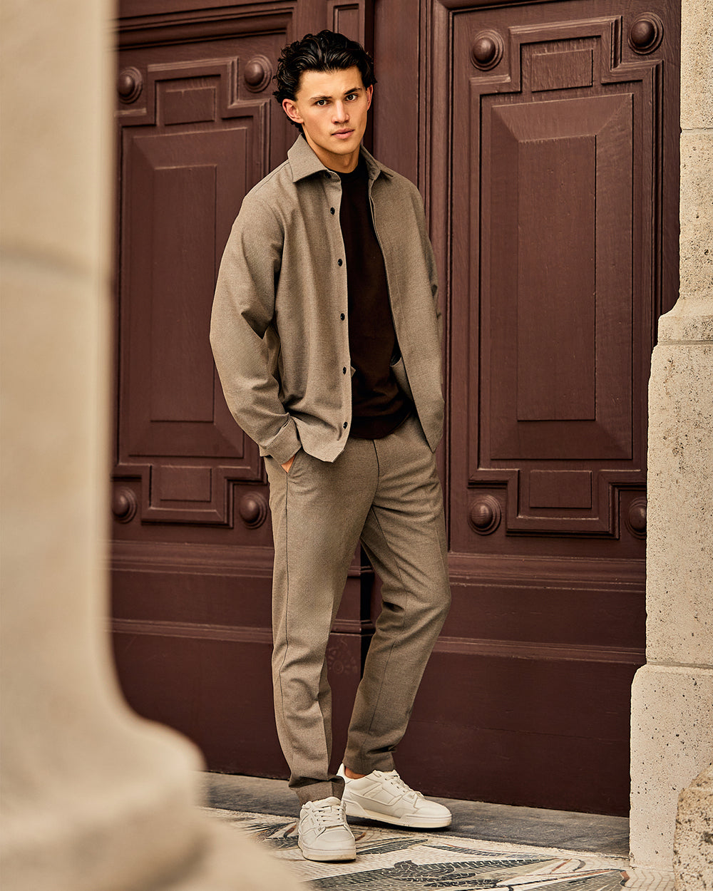 James | Taupe